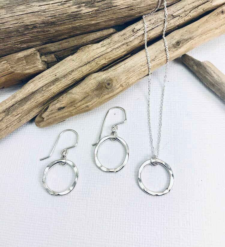 
            
                Load image into Gallery viewer, Infinite Circle Earrings
            
        