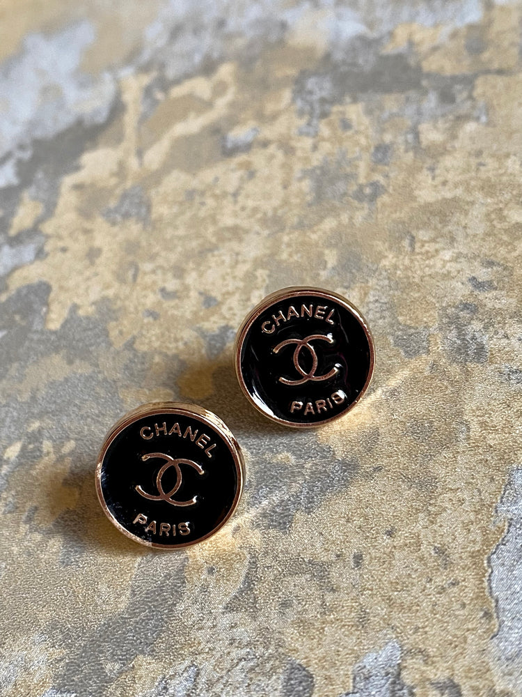 Chanel Button Earrings Gold Clip-On 29/2889 – AMORE Vintage Tokyo