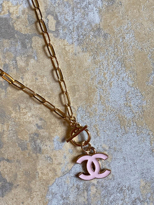 Sold at Auction: Chanel Clover Gold-Tone Metal Chain Link Necklace