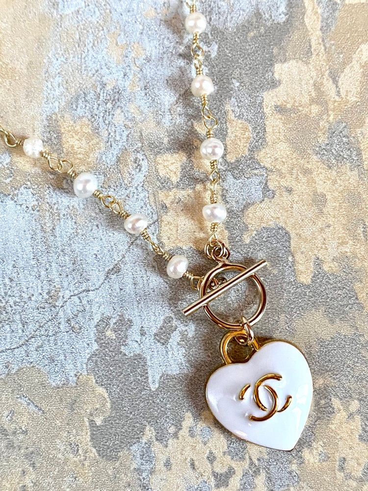 Chanel Vintage CC logo heart pearl necklace
