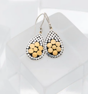 
            
                Load image into Gallery viewer, Be A Light Flower Earrings - Accent&amp;#39;s Novato
            
        