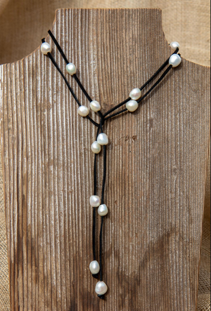 
            
                Load image into Gallery viewer, Leather/ Pearl Lariat - Accent&amp;#39;s Novato
            
        
