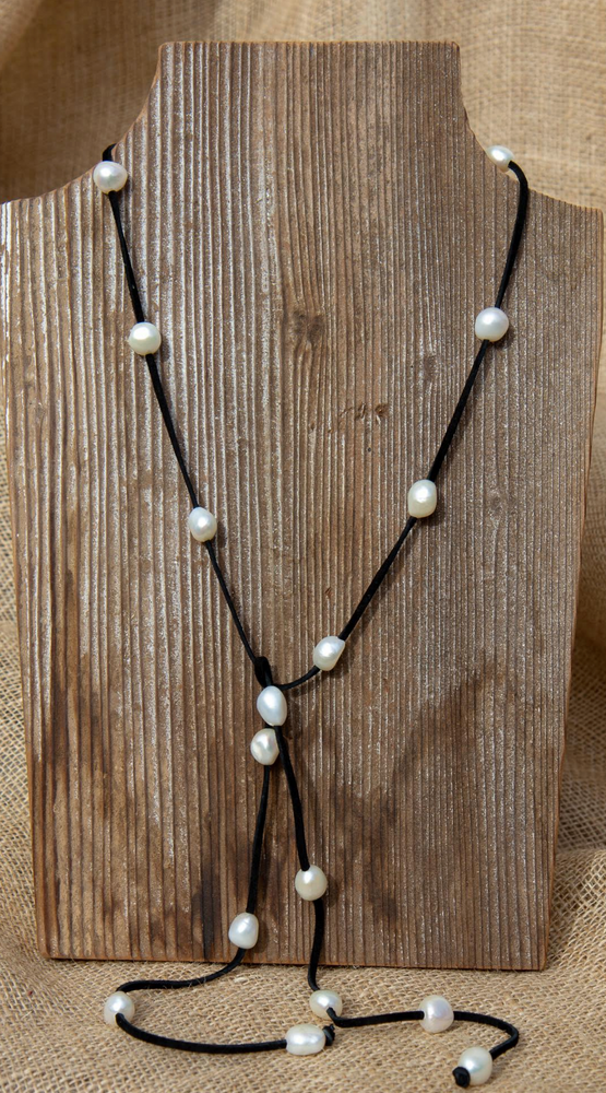 
            
                Load image into Gallery viewer, Leather/ Pearl Lariat - Accent&amp;#39;s Novato
            
        