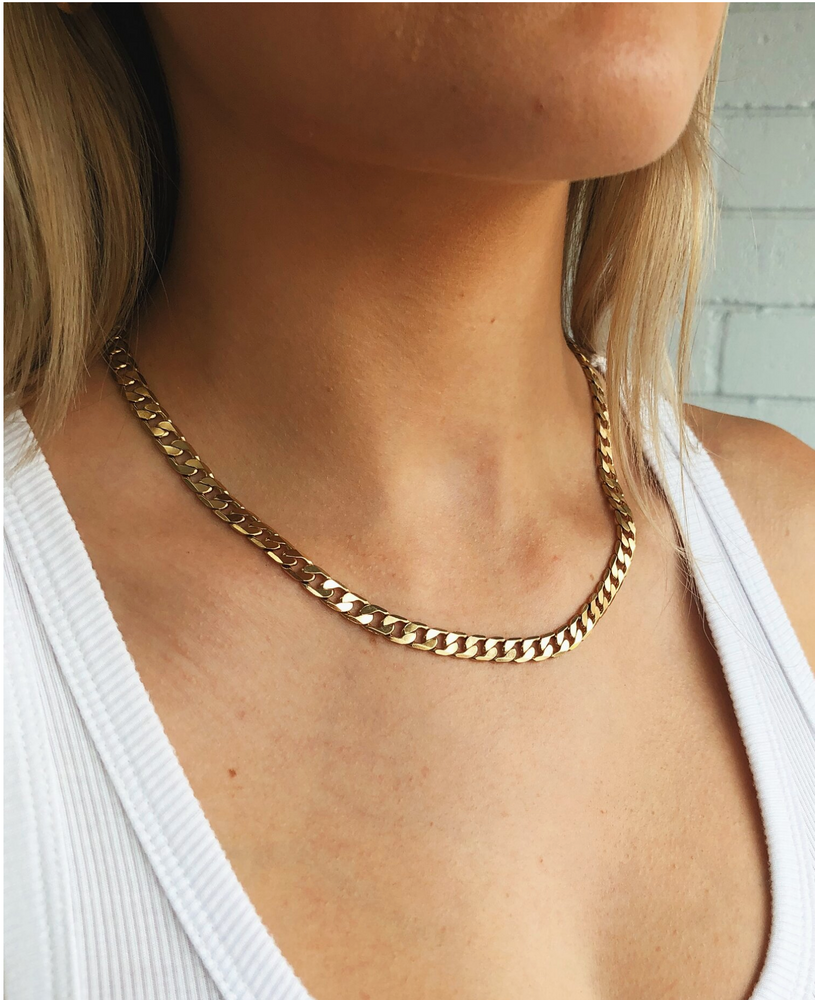
            
                Load image into Gallery viewer, Curb Chain Necklace
            
        