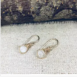 
            
                Load image into Gallery viewer, Droplet Earrings
            
        